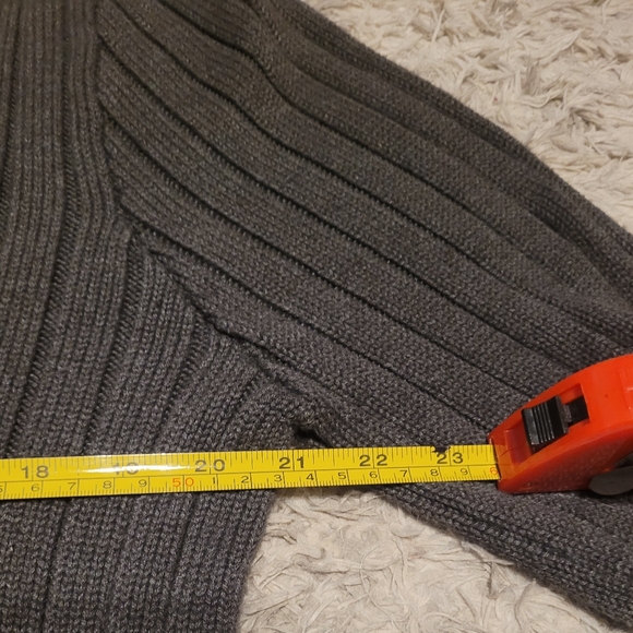 Abercrombie & Fitch Charcoal V-Neck Sweater - Picture 4 of 5